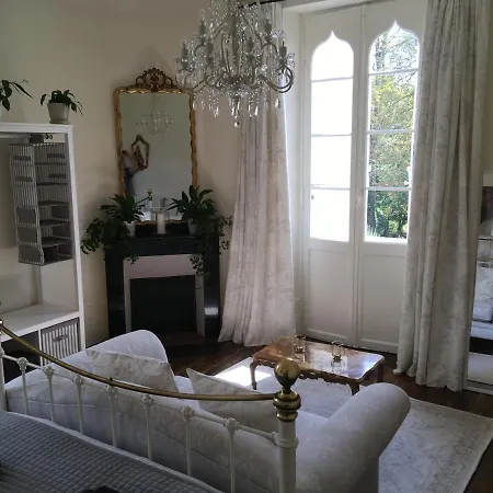 Chateau De Belespy לינה וארוחת בוקר 3*