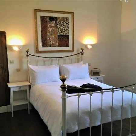 Chateau De Belespy Bed & Breakfast